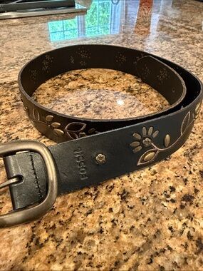 Fossil sz S Brown Floral Stud Embellished Belt -- western boho coastal